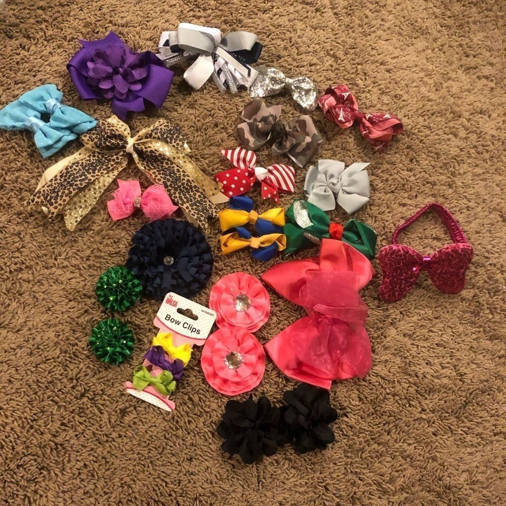Bundle of bow clips
